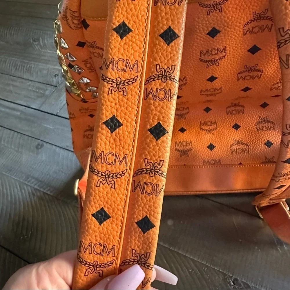 🔥MCM leather orange Visetos coated canvas 
Stark backpack🔥LIMITED EDITION - Picture 7 of 17